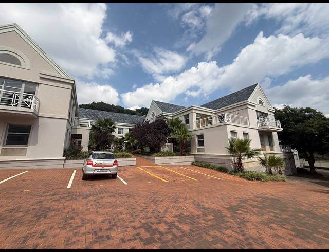 4,714M² OFFICE FOR SALE IN HOUGHTON ESTATE